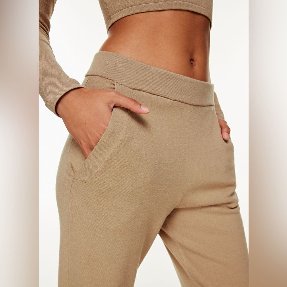 Babaton | High-rise knit Rodin Jogger | Constant Camel - Picture 5 of 9